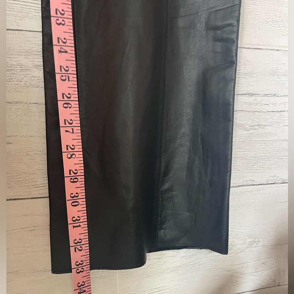 Danier black leather zip leg high waisted 
Slight flare sleek and gorgeous sz 4 - Picture 9 of 12